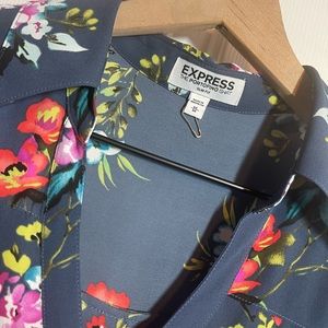 Women’s Express Floral Portofino Shirt!
